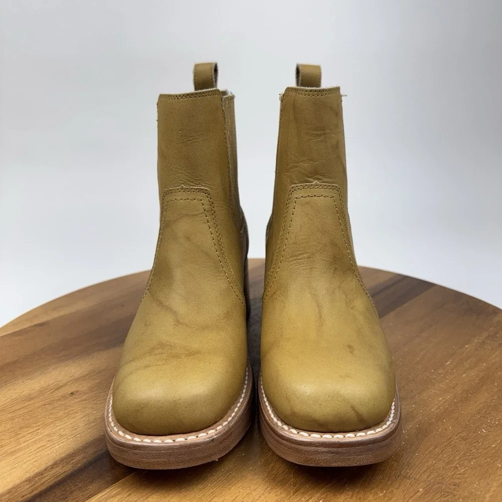 New NWOB Womens Frye Campus Banana Leather Heeled Chelsea Ankle Boots Size 6 B